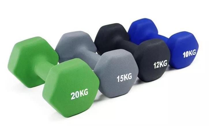 rəngli qadın dumbbell